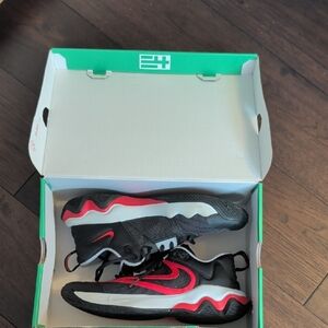 Mens basketball shoes size 9.5 (Gannis immortality 3s)